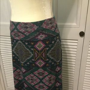 MAXI SKIRT COLORFUL ALMOST NEW